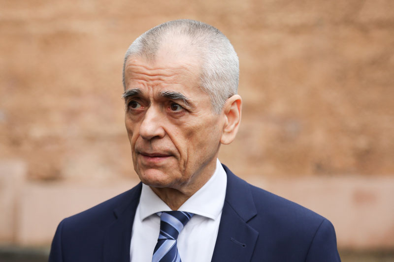 Онищенко оценил вероятность заразиться коронавирусом в подъезде