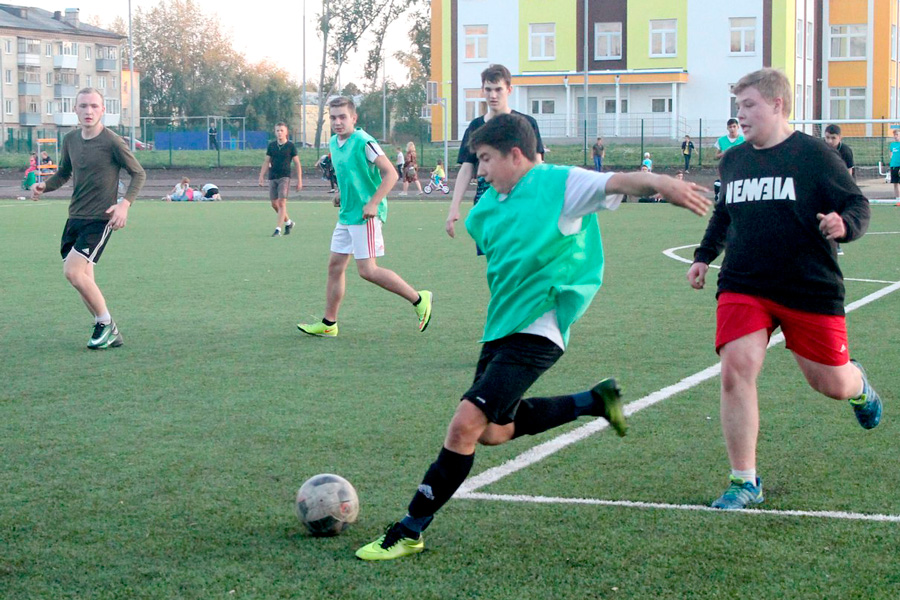 Мэр Алексей Шмыков на заседании областного кабмина рассыпался в благодарностях региональным властям за поддержку спорта в Каменске-Уральском