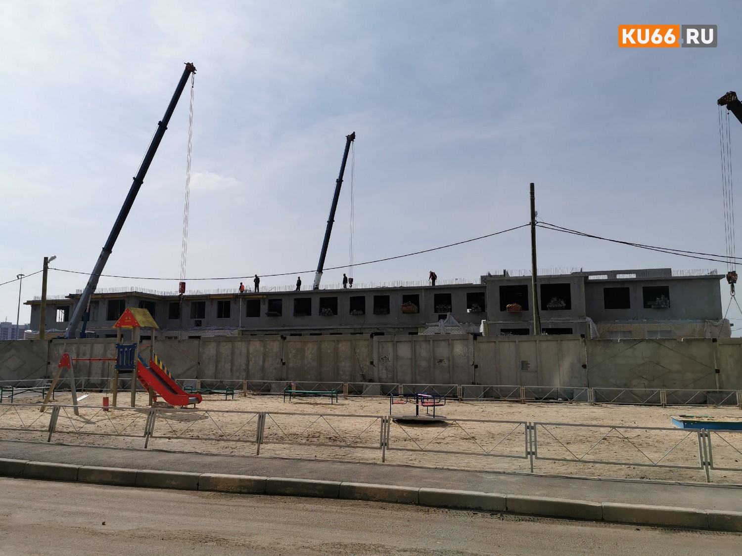 Жизнь в Каменске-Уральском продолжается, несмотря на эпидемию. Рассказываем, что ремонтируют, строят и благоустраивают в эти дни