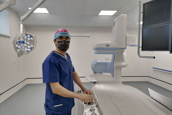 В горбольнице Каменска-Уральского появился супер-аппарат для операций — ради него здесь оборудовали светлую комнату и несколько кабинетов