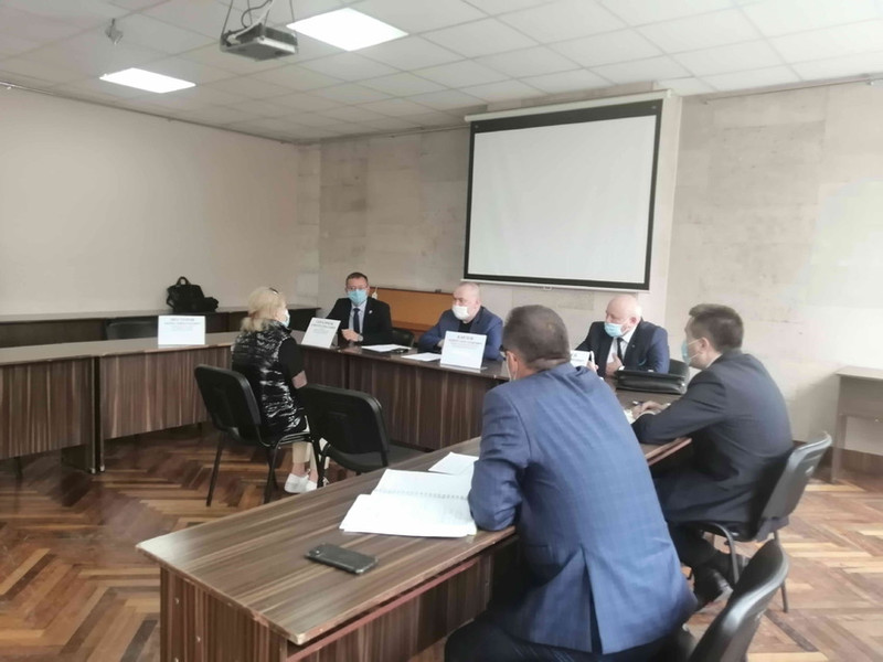 Глава Минздрава - «неожиданно» в Каменске: слушает претензии местных жителей, которые подолгу ждут в больнице УЗИ и приема специалистов