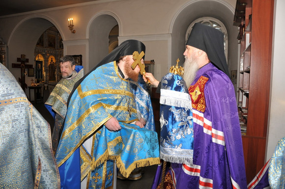 Праздничной Литургией и общегородским крестным ходом каменцы отпраздновали День народного единства. ФОТО