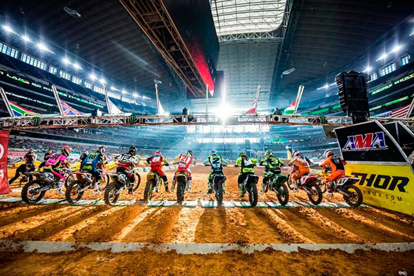 В пятницу на стадионе «Металлург» важное событие для ледовых гонщиков Каменска-Уральского, сюда едет судья Всероссийской категории!