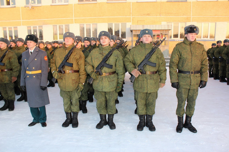 В Каменске-Уральском стартовал весенний призыв. "Под ружье" до 15 июля должны встать 130 парней. Правда, есть проблема: их надо найти!