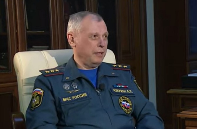 Путин уволил первого замглавы МЧС Путин уволил первого замглавы МЧС