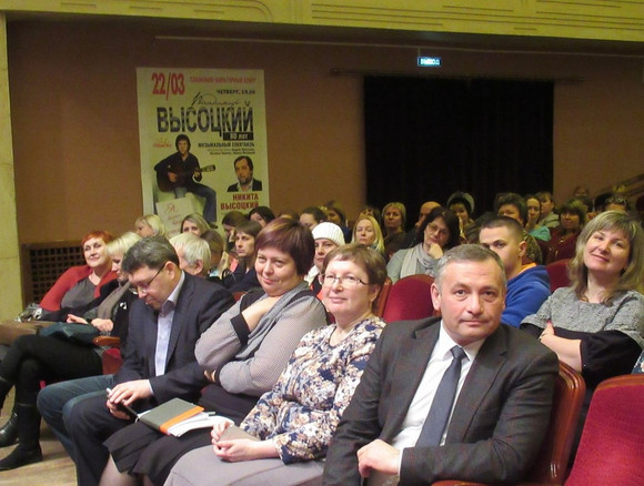 Мэр рассказал людям: сто рублей за час катания на крытом катке заплатят жители Каменска, а вот второго моста в городе пока не будет