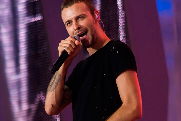 Россиянка пожаловалась, что в торговом центре включили песню Макса Барских