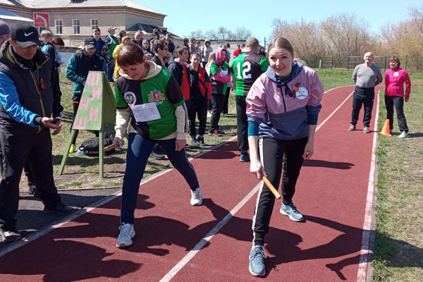 В Колчедане прошла легкоатлетическая эстафета среди школ района