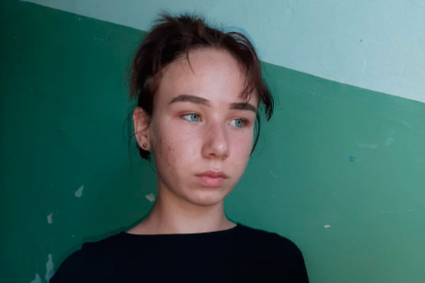 «Местонахождение неизвестно». В Каменске-Уральском ищут 14-летнюю девушку — она ушла из реабилитационного центра в понедельник