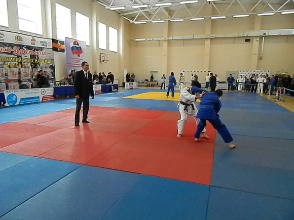 Региональный турнир по дзюдо в Каменске-Уральском собрал сильнейших борцов со всего УрФО. Хозяевам состязания пришлось непросто… ФОТО