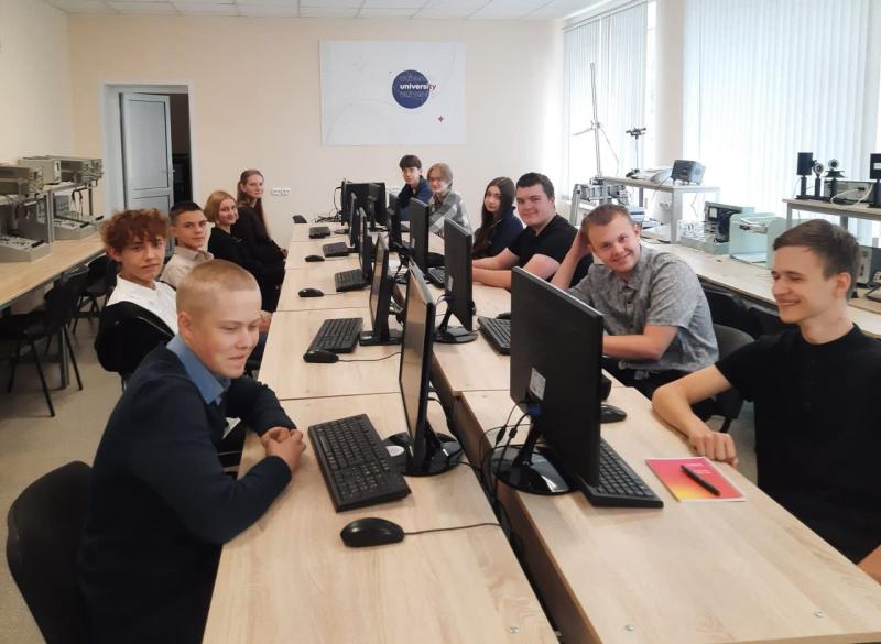 Школьники Каменска-Уральского готовятся стать инженерами — в этом им помогает КУЗОЦМ | КУЗОЦМ  помогает школьникам Каменска-Уральского стать инженерами 