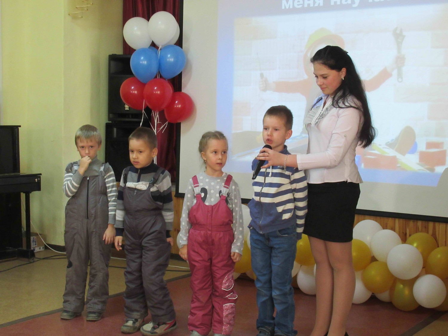 Каменск-Уральский радиотехникум презентовал проект, в рамках которого детсадовцев и школьников научат собирать роботов