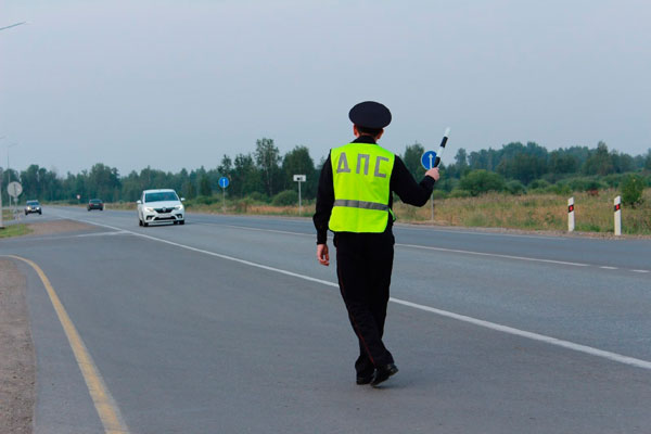 За четыре дня инспекторы ГИБДД поймали 13 пьяных водителей, 11 - без прав