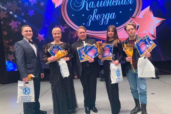 Количество переросло в качество: в конкурсе «Каменская звезда» в этом году участвуют учителя, стоматологи, студенты и заводчане