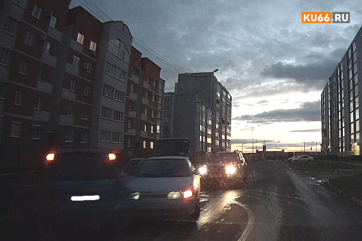 Хотел проскочить? В Каменске-Уральском «японец» сошелся с отечественным ВАЗом на улице Шестакова. Водители, к счастью, целы