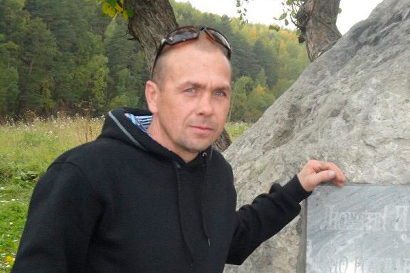 Мужчину 42 лет отроду, пропавшего без вести, ищут в Каменске: невысокий, на руках татуировки. Если что-то знаете, сообщите в полицию! Мужчину 42 лет отроду, пропавшего без вести, ищут в Каменске: невысокий, на руках татуировки. Если что-то знаете, сообщите в полицию!