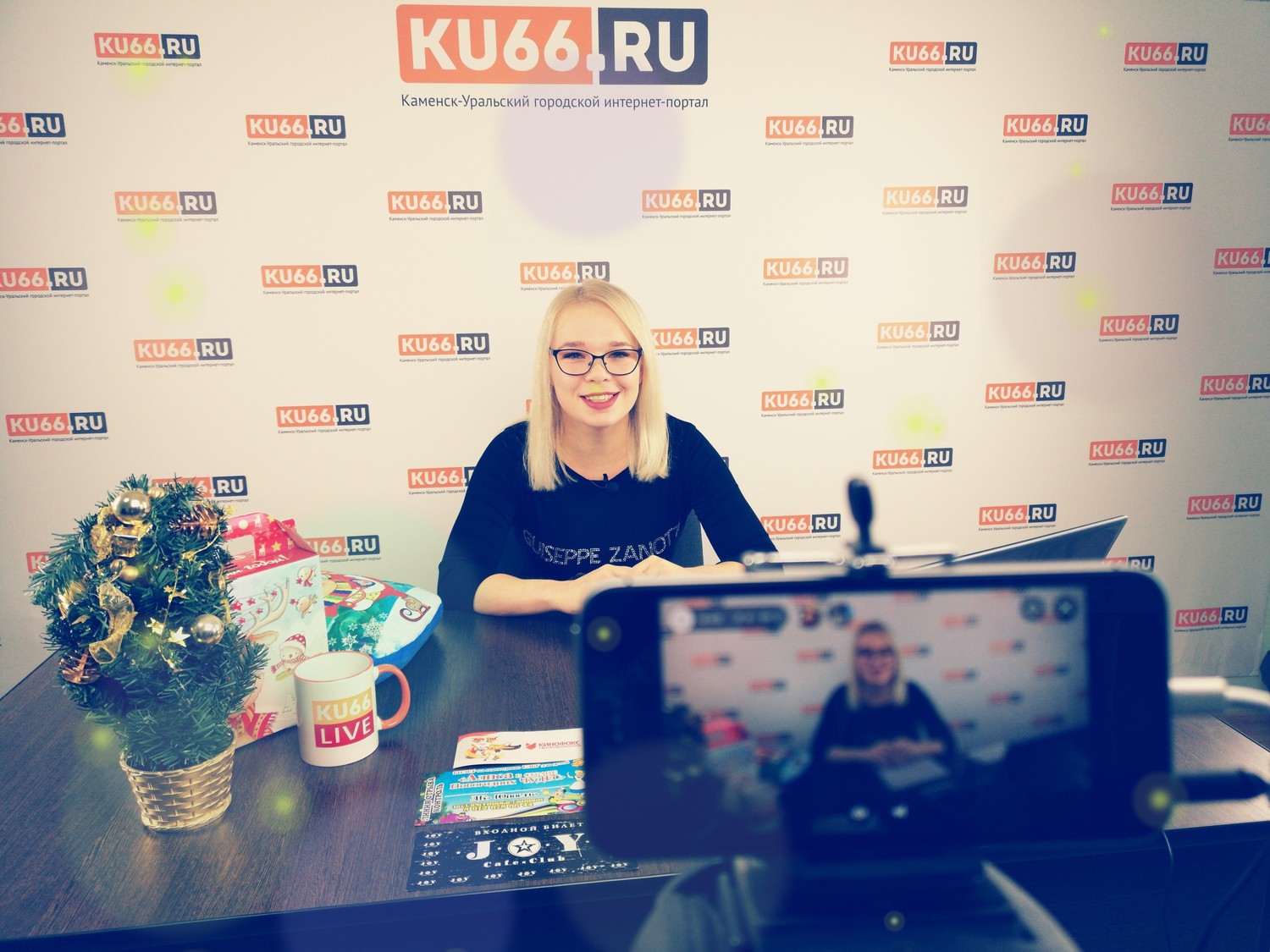 Мы начали то, чего раньше никогда не делали! Портал KU66.RU общался с жителями Каменска-Уральского в прямом эфире и дарил подарки