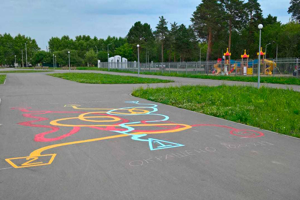 Отвлечь от гаджетов, чтобы как в детстве у родителей: детей в Каменске начали вовлекать в уличные игры и рисование мелом на асфальте Отвлечь от гаджетов, чтобы как в детстве у родителей: детей в Каменске начали вовлекать в уличные игры и рисование мелом на асфальте