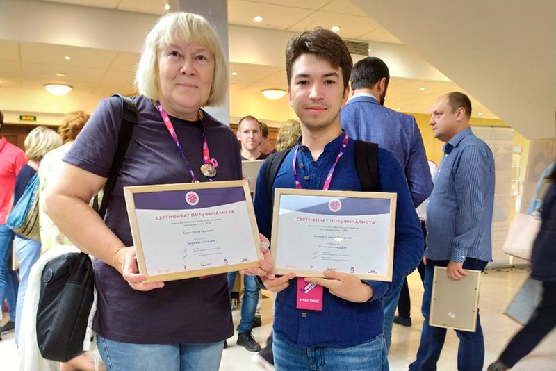 Учитель и библиотекарь из Каменска-Уральского съездили в Новосибирск на форум «Добро за Уралом», где представили волонтерские проекты