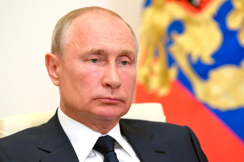 Путин возмутился "бюрократической канителью" вокруг выплат медикам Путин возмутился "бюрократической канителью" вокруг выплат медикам