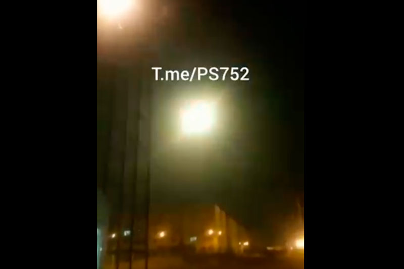 Опубликовано видео предполагаемого ракетного удара по украинскому Boeing
