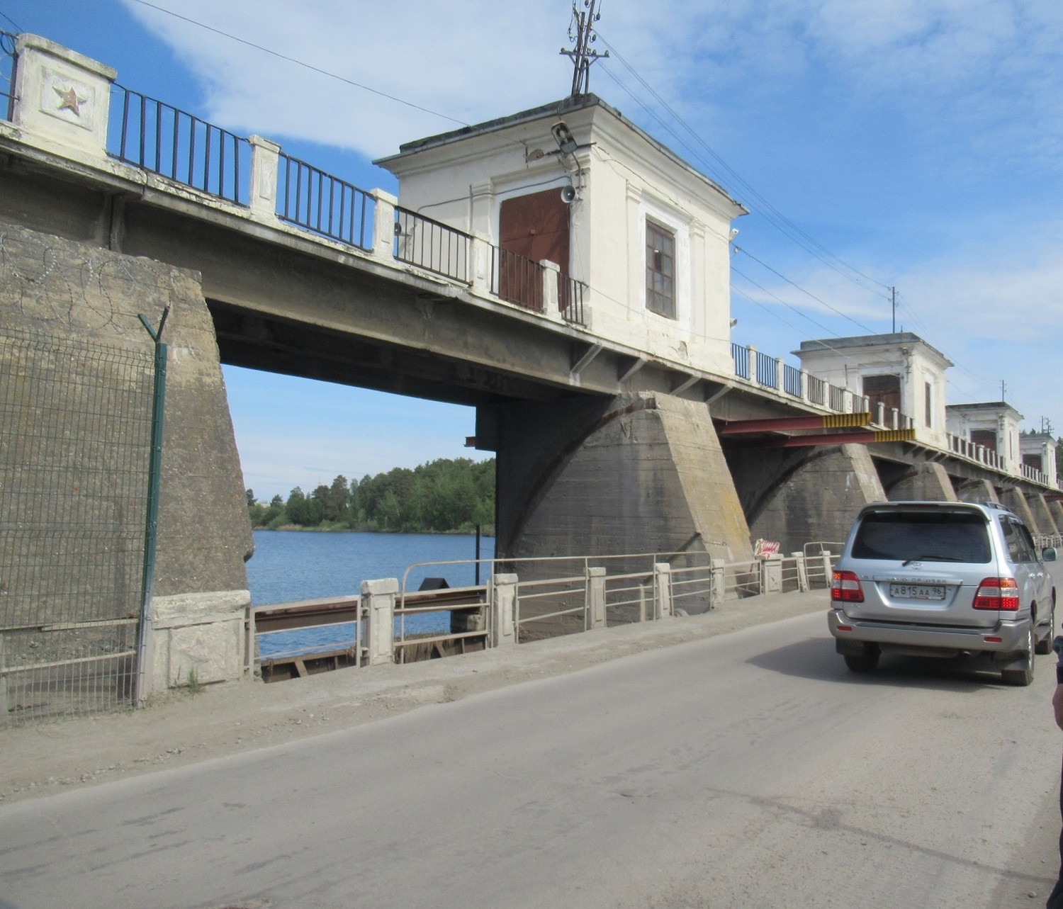 Сварщики и водолазы отремонтировали затворы Волковской плотины в Каменске, которые не чинили с военного времени. Шеремет: «Впечатляет!»