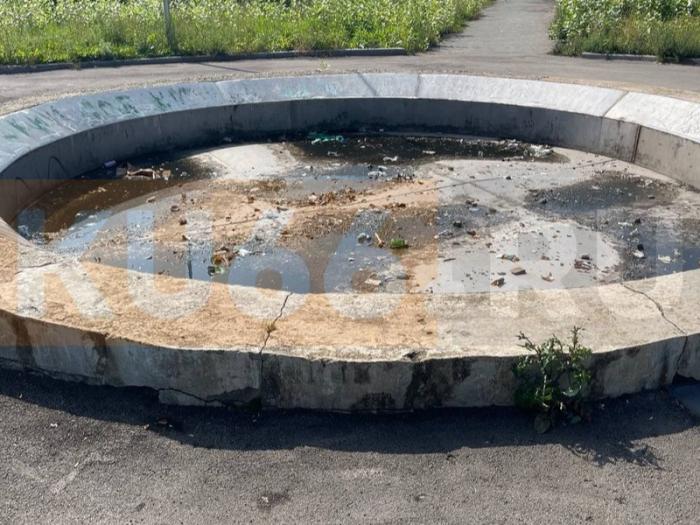 Сквер-пустырь и вредное благоустройство: как ремонт у школы №5 в Каменске-Уральском обернулся разочарованием | Сквер у школы №5 в Каменске-Уральском: благоустроили, но не поддерживают