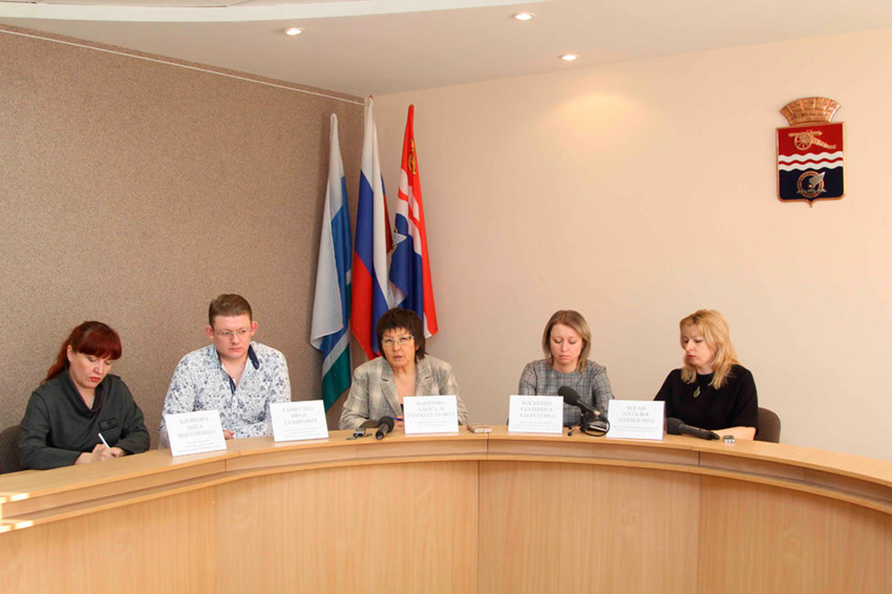 В Каменске-Уральском - два вида гриппа. В школах и детсадах на месяц отменены все массовые мероприятия. Болеет 2500 горожан