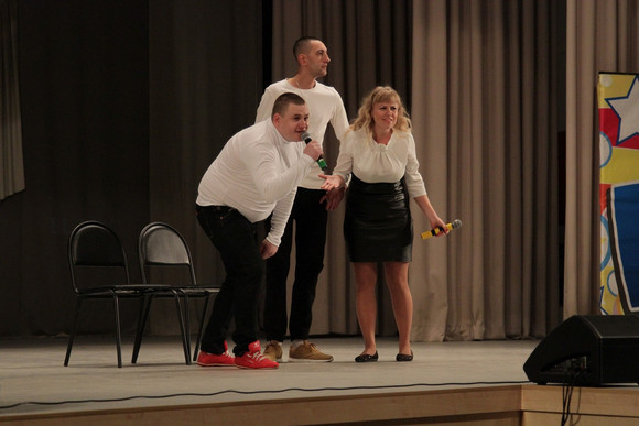 «Такого КВНа не было давно!» В Каменске-Уральском прошел фестиваль команд КВН Синарского трубного завода