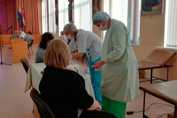 Традиционный День донора прошел в администрации Каменска-Уральского: 30 чиновников сдали свою кровь для тех, кто нуждается...