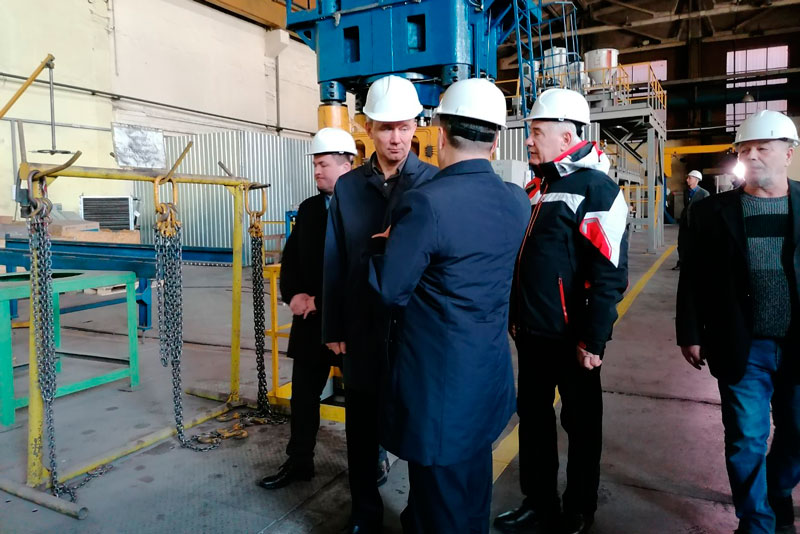 Вице-губернатор на литейном заводе в Каменске-Уральском оценил, как реализуется нацпроект «Производительность труда и поддержка занятости»
