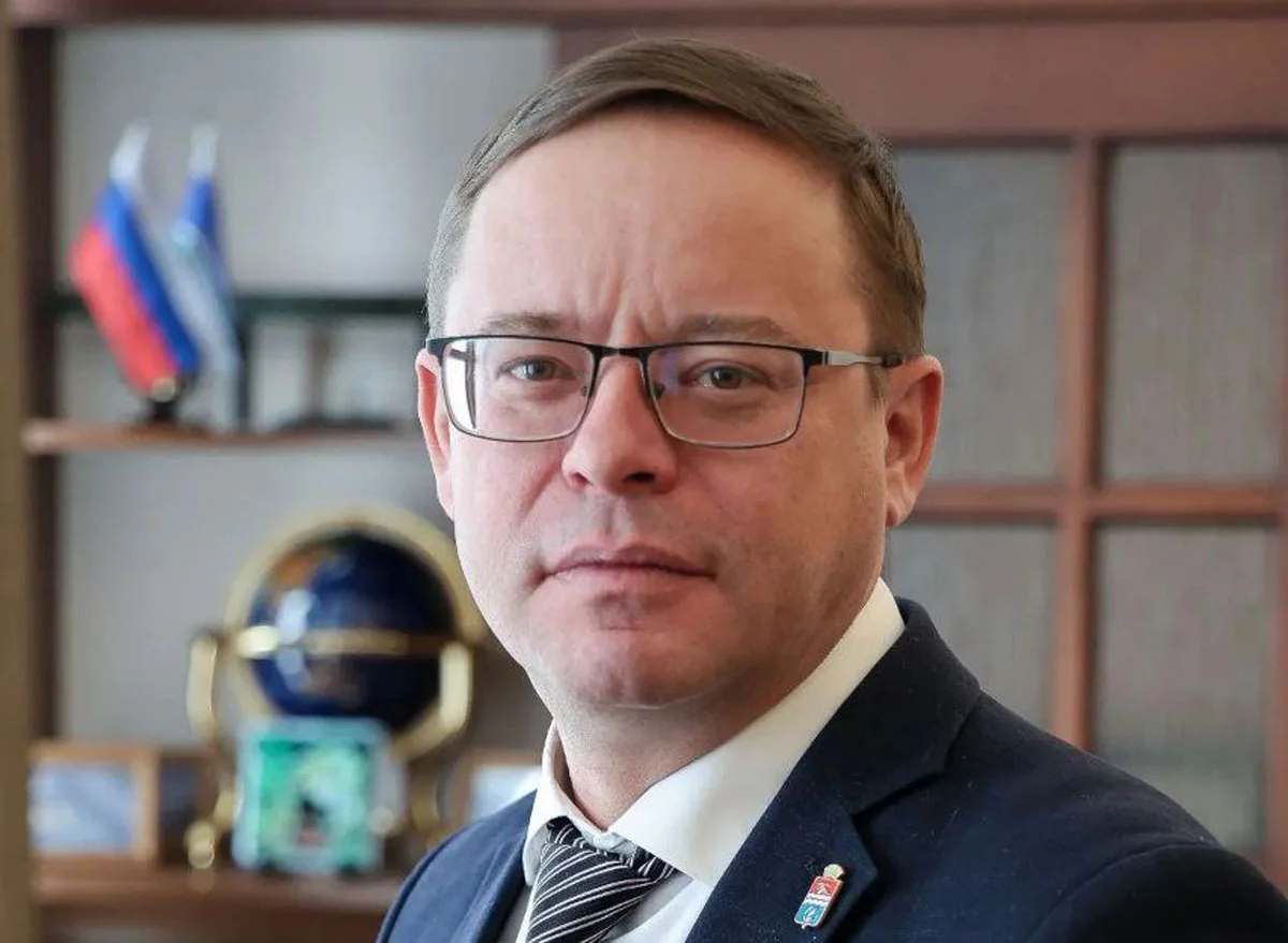 Глава Каменска-Уральского поздравил жителей с Днем весны и труда