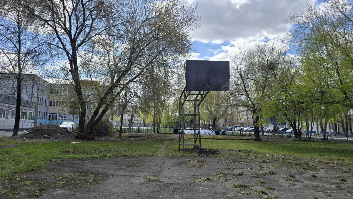 В Каменске-Уральском жители восстановили сквер и ждут решения властей