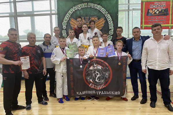 Четыре спортсмена из Каменска-Уральского привезли медали с соревнований по рукопашному бою