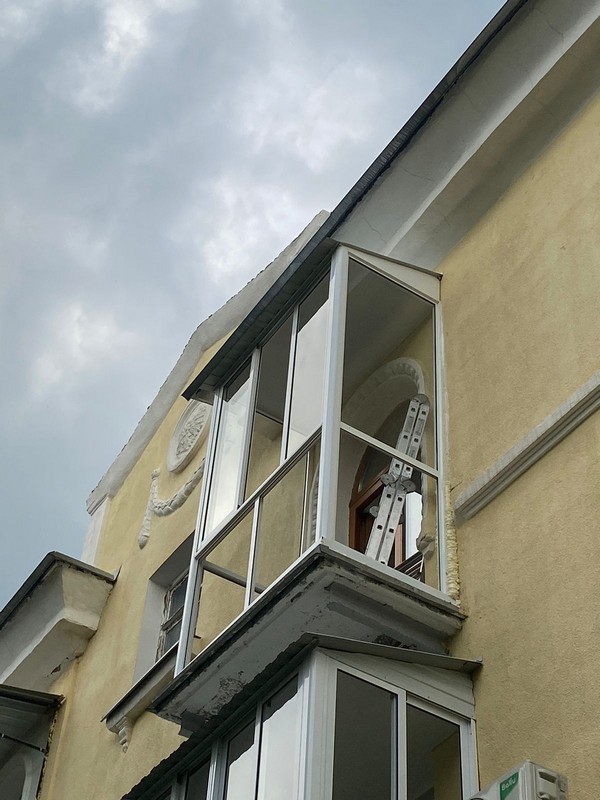 Компания «Монтаж-проф» в Каменске-Уральском удерживает цены на балконы с выносом от 43990 рублей