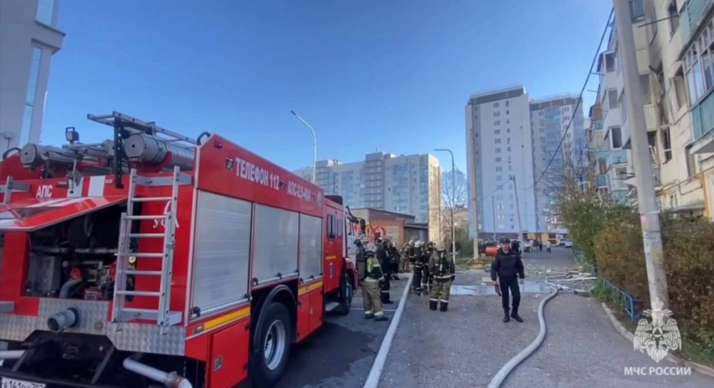 Взрыв газа произошел в многоэтажном доме в Уфе, двое человек пострадали