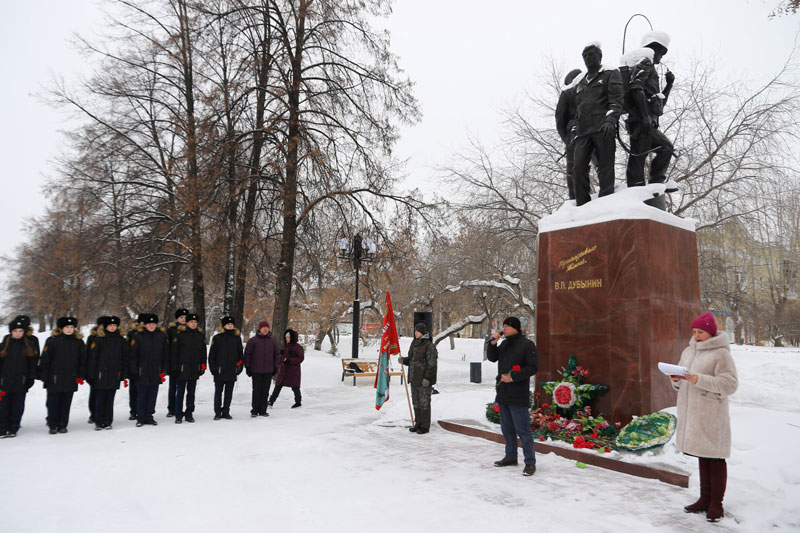 Город помнит Героя: в Каменске-Уральском почтили Виктора Дубынина
